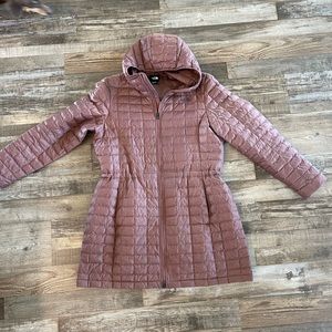 Womens North Face Thermoball Long Jacket. Size XL. Great Condition